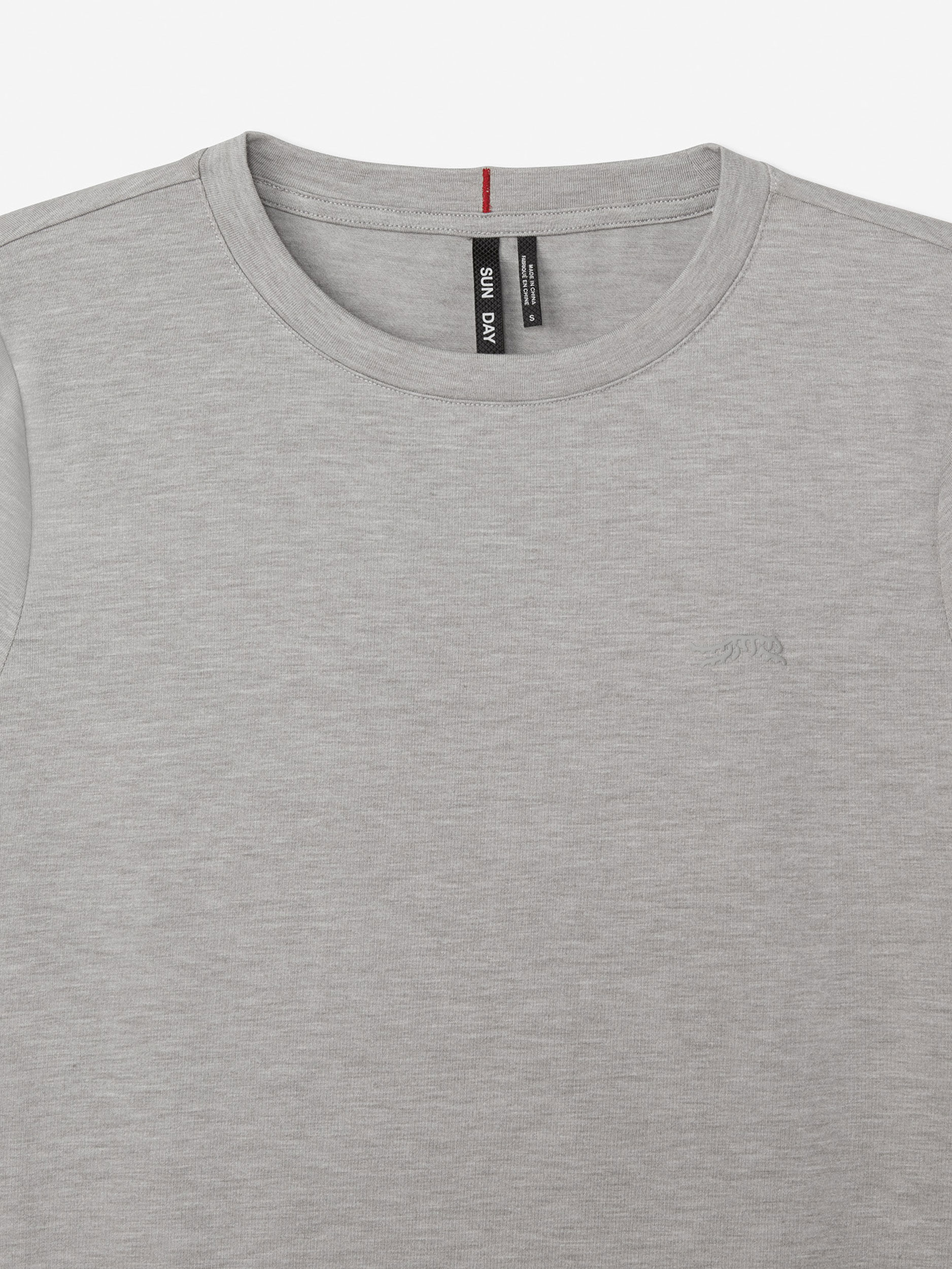 Sun Day Red Performance Mini Icon T-Shirt Gray | 340652-MHW